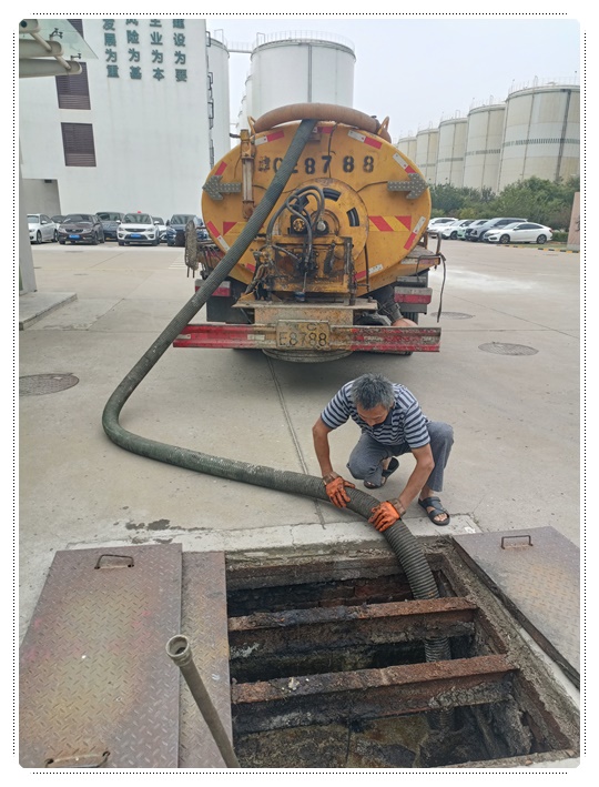 北塔隔油池清掏